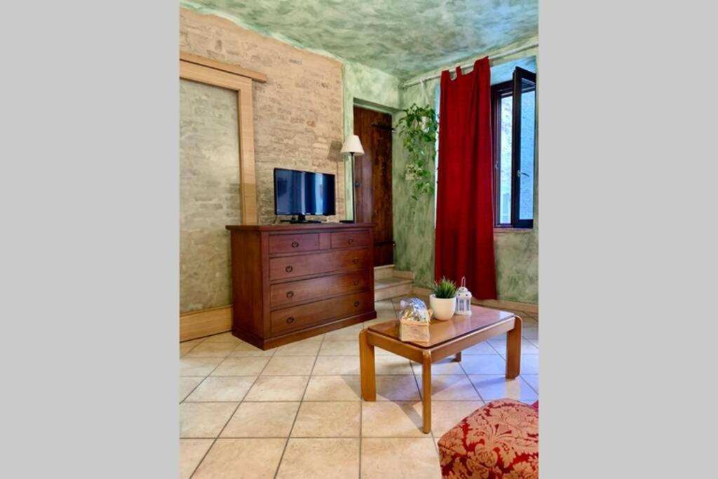 Апартаменты La Grotta - Casa Con Grotta Sotterranea Monterubbiano Экстерьер фото
